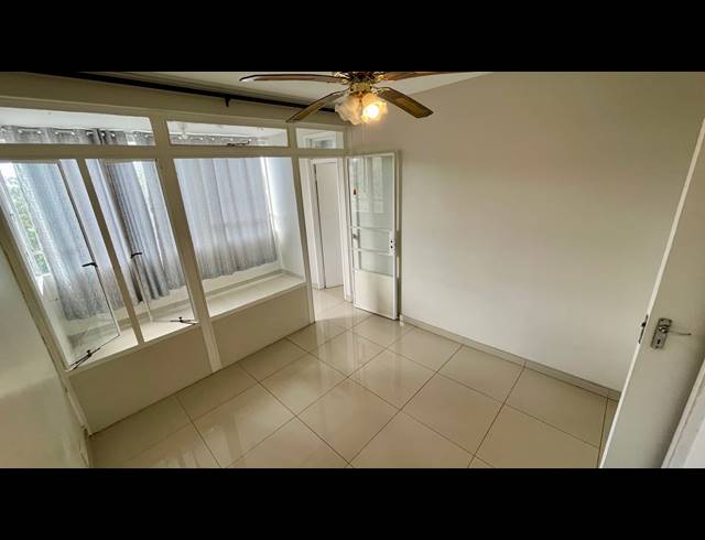 2.5 BEDROOM APARTMENT FOR SALE IN ESSENWOOD